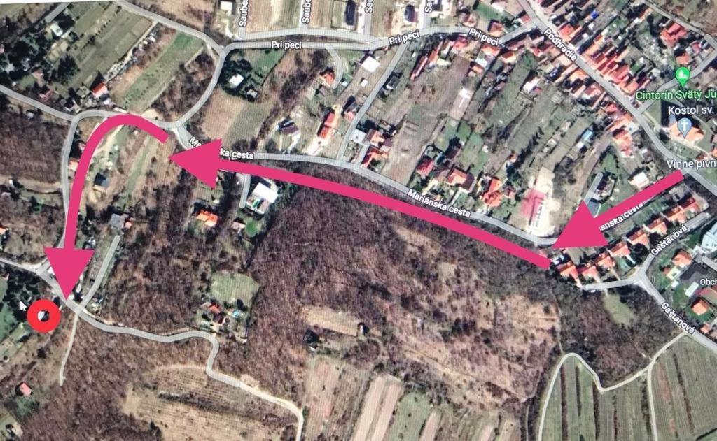 شقة Ivi Svätý Jur المظهر الخارجي الصورة